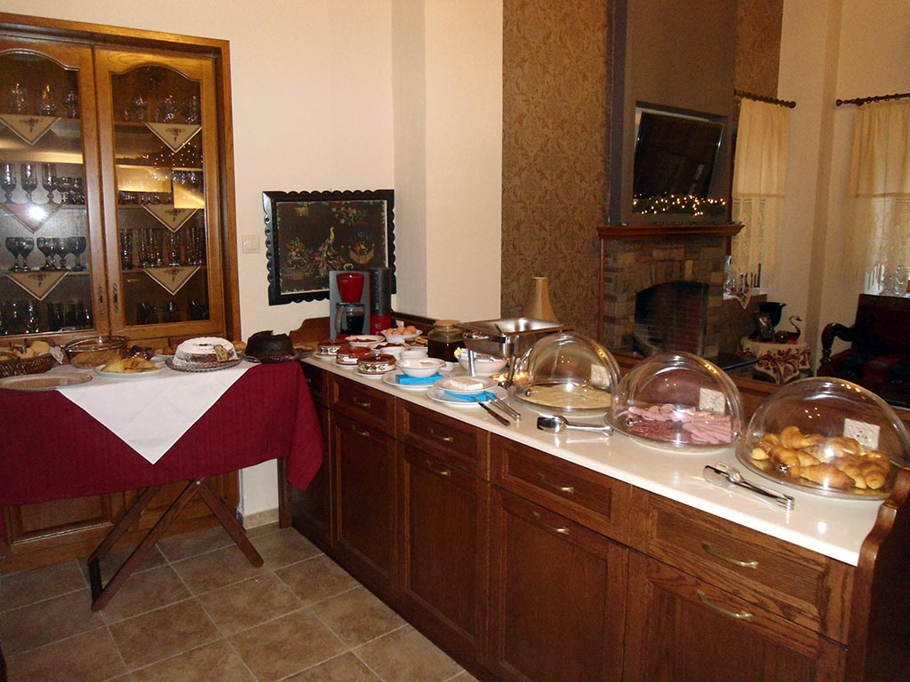 Ελληνικό Πρωϊνό σε μπουφέ. Ξενοδοχείο Φιλοξένια - Πορταριά Πήλιο.